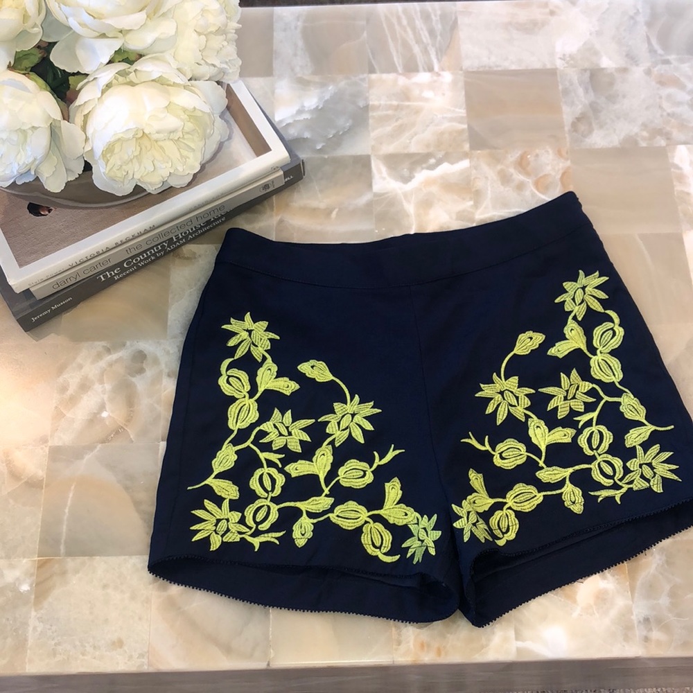 Side zip shorts